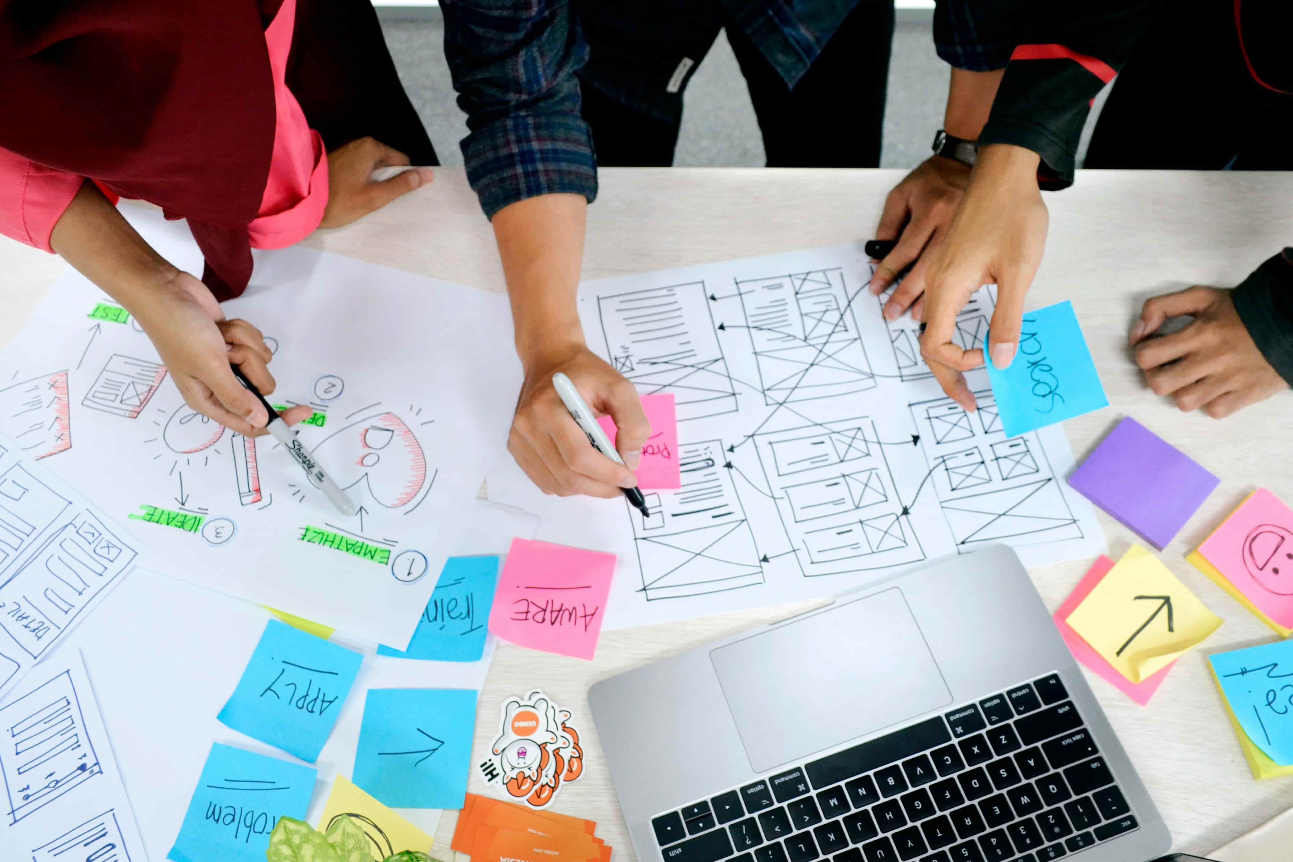 Sesión de trabajo colaborativo en diseño web